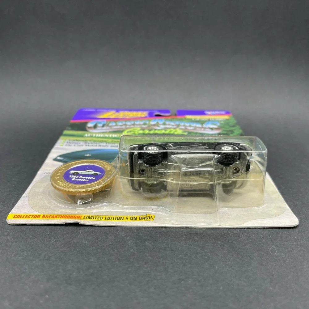 Johnny Lightning Classic 1962 '62 Chevrolet Chevy Corvette Roadster‎ Black 1/64